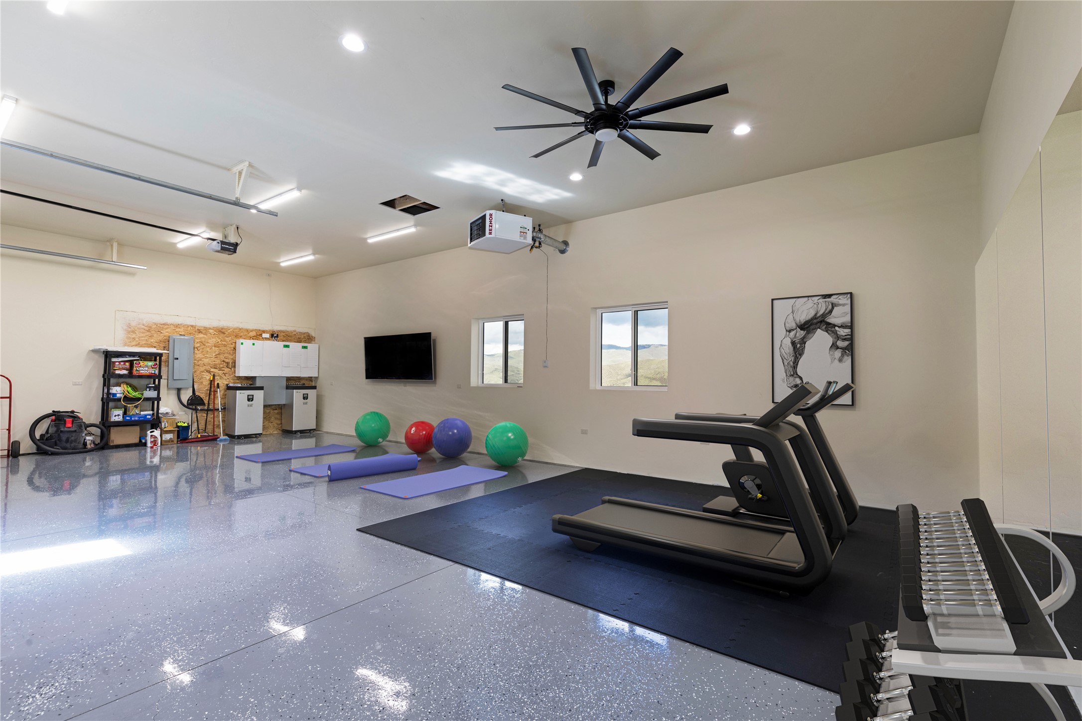 Dixon, Montana 59831, United States, 3 Bedrooms Bedrooms, ,2 BathroomsBathrooms,Residential,Active,213043