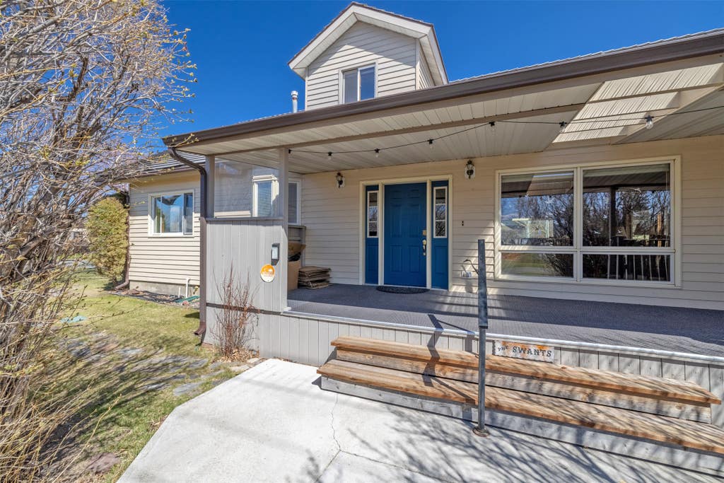 Photo of 800 St Marys Avenue, Deer Lodge, MT 59722 (MLS # 30073713)