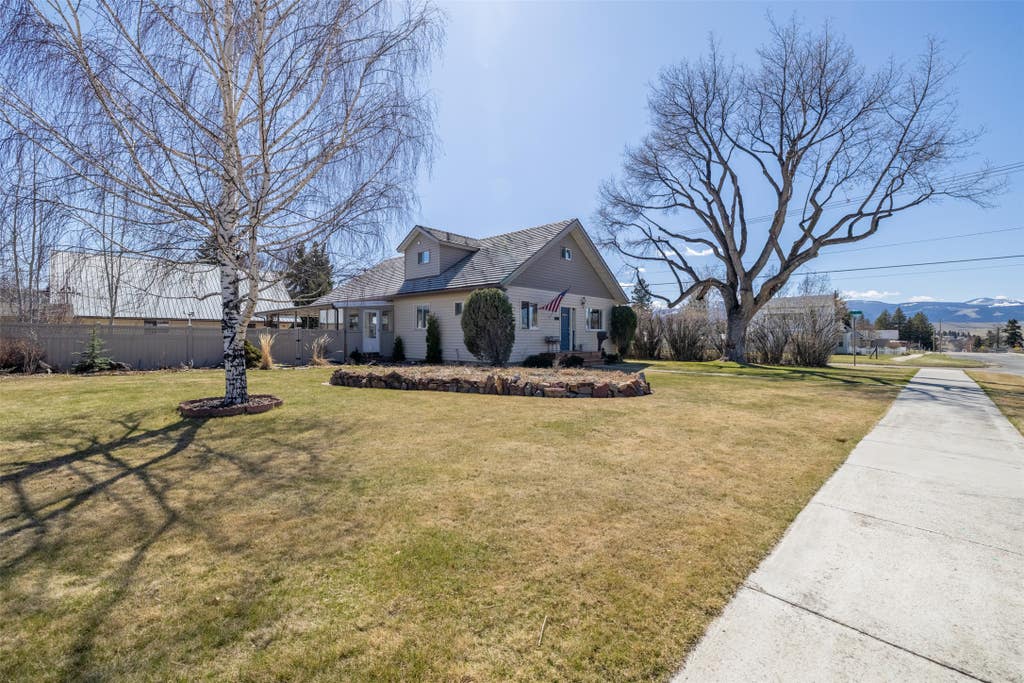 Photo of 800 St Marys Avenue, Deer Lodge, MT 59722 (MLS # 30073713)