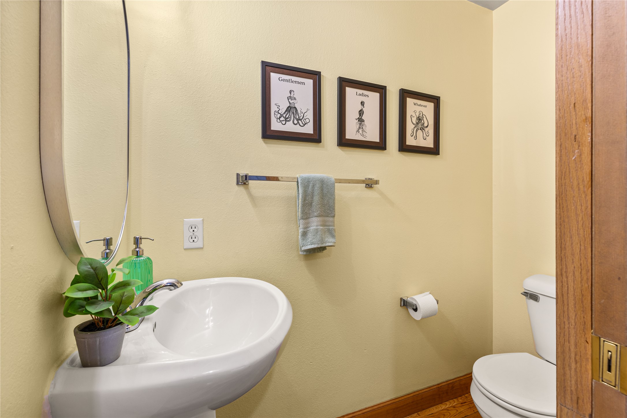 Missoula, Montana 59802, United States, 2 Bedrooms Bedrooms, ,2 BathroomsBathrooms,Residential,Active,148158