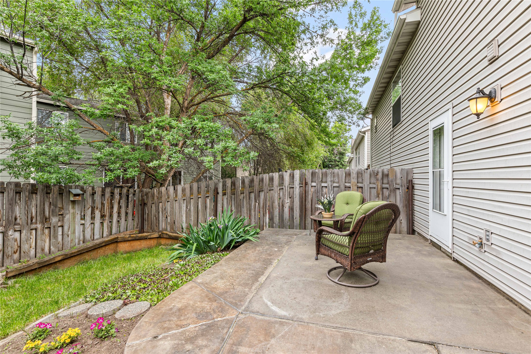 Missoula, Montana 59802, United States, 2 Bedrooms Bedrooms, ,2 BathroomsBathrooms,Residential,Active,148158