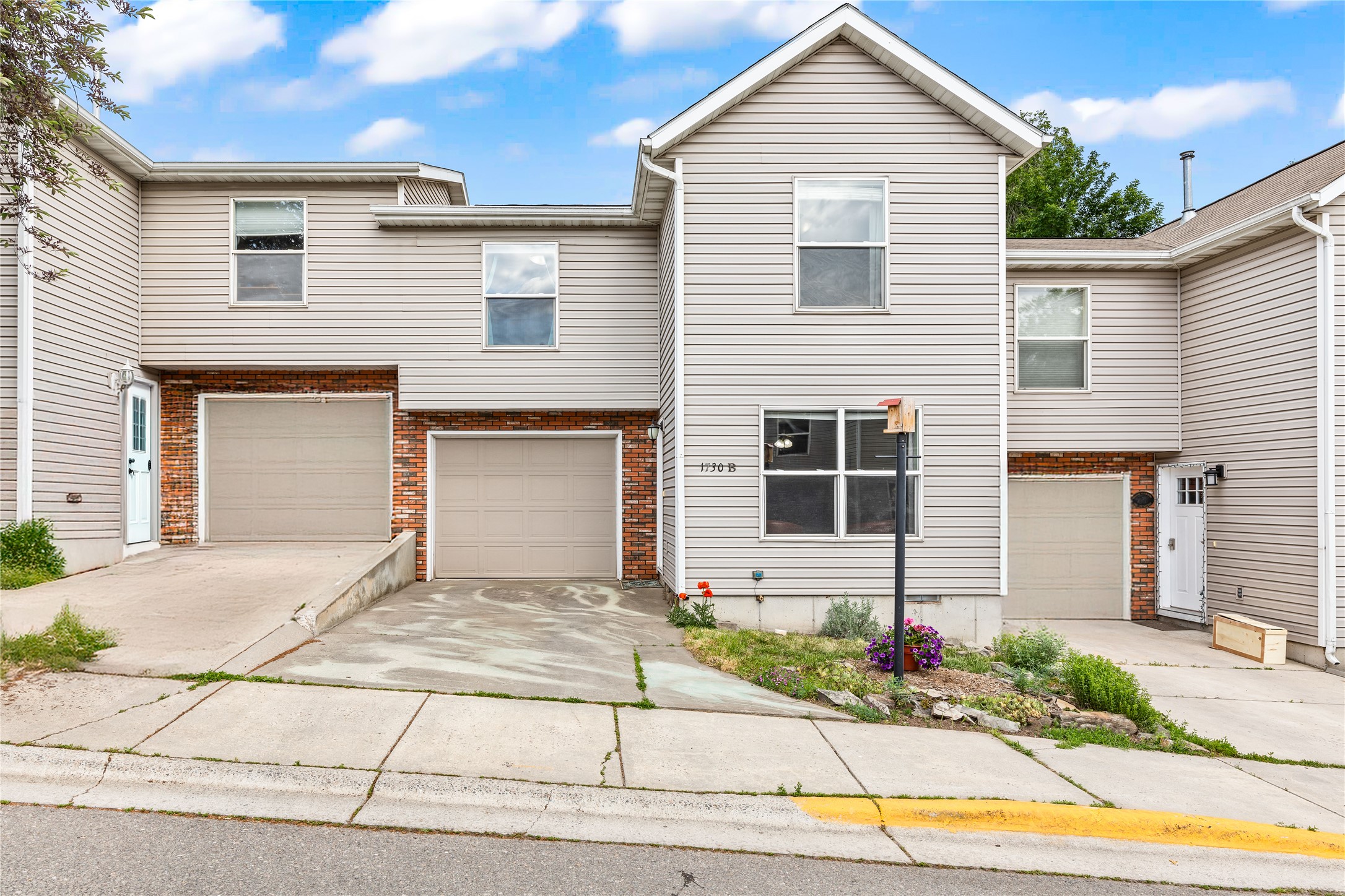 Missoula, Montana 59802, United States, 2 Bedrooms Bedrooms, ,2 BathroomsBathrooms,Residential,Active,148158