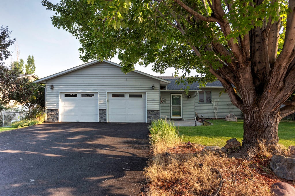 Photo of 122 Kinnikinnick Court, Missoula, MT 59803 (MLS # 30076430)