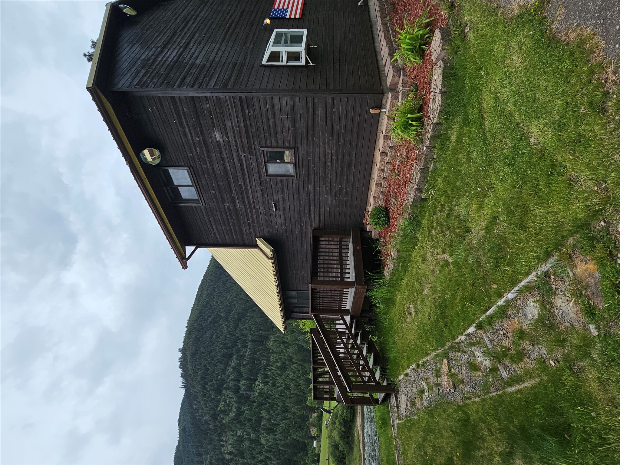 48 Sloway Frontage Road E