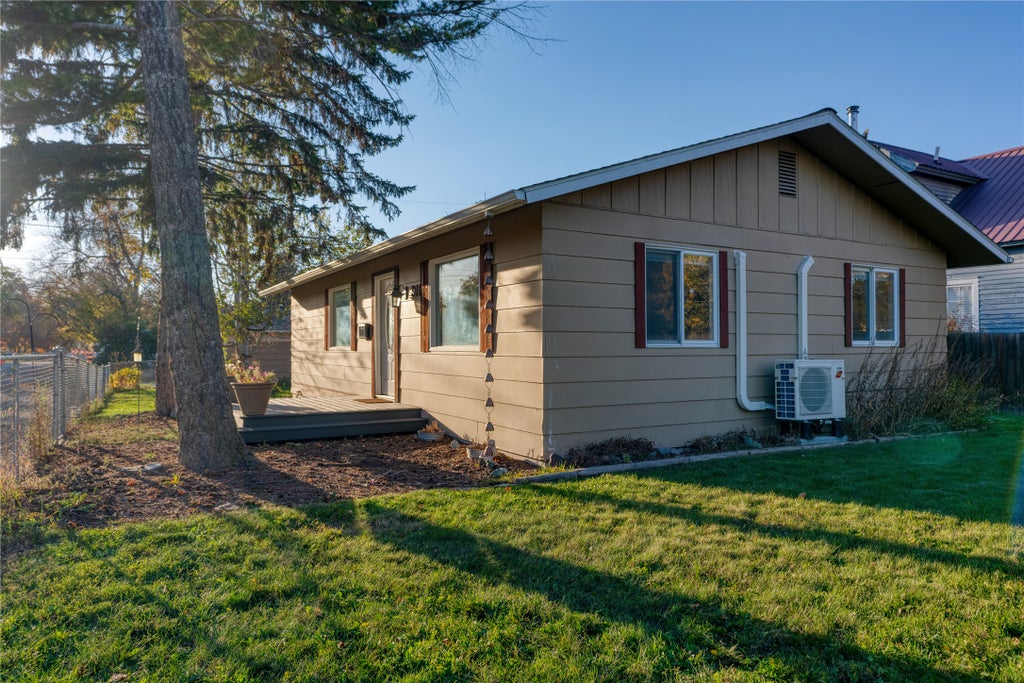 Photo of 911 5th Street W, Kalispell, MT 59901 (MLS # 30080138)