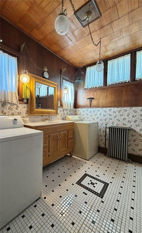 Tiny photo for 625 N Main Street, Butte, MT 59701 (MLS # 30071357)