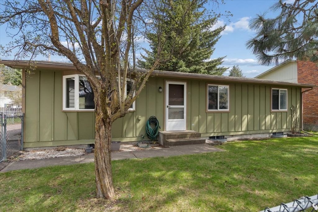 Photo of 15 Council Bluffs Drive, Columbia Falls, MT 59912 (MLS # 30069933)