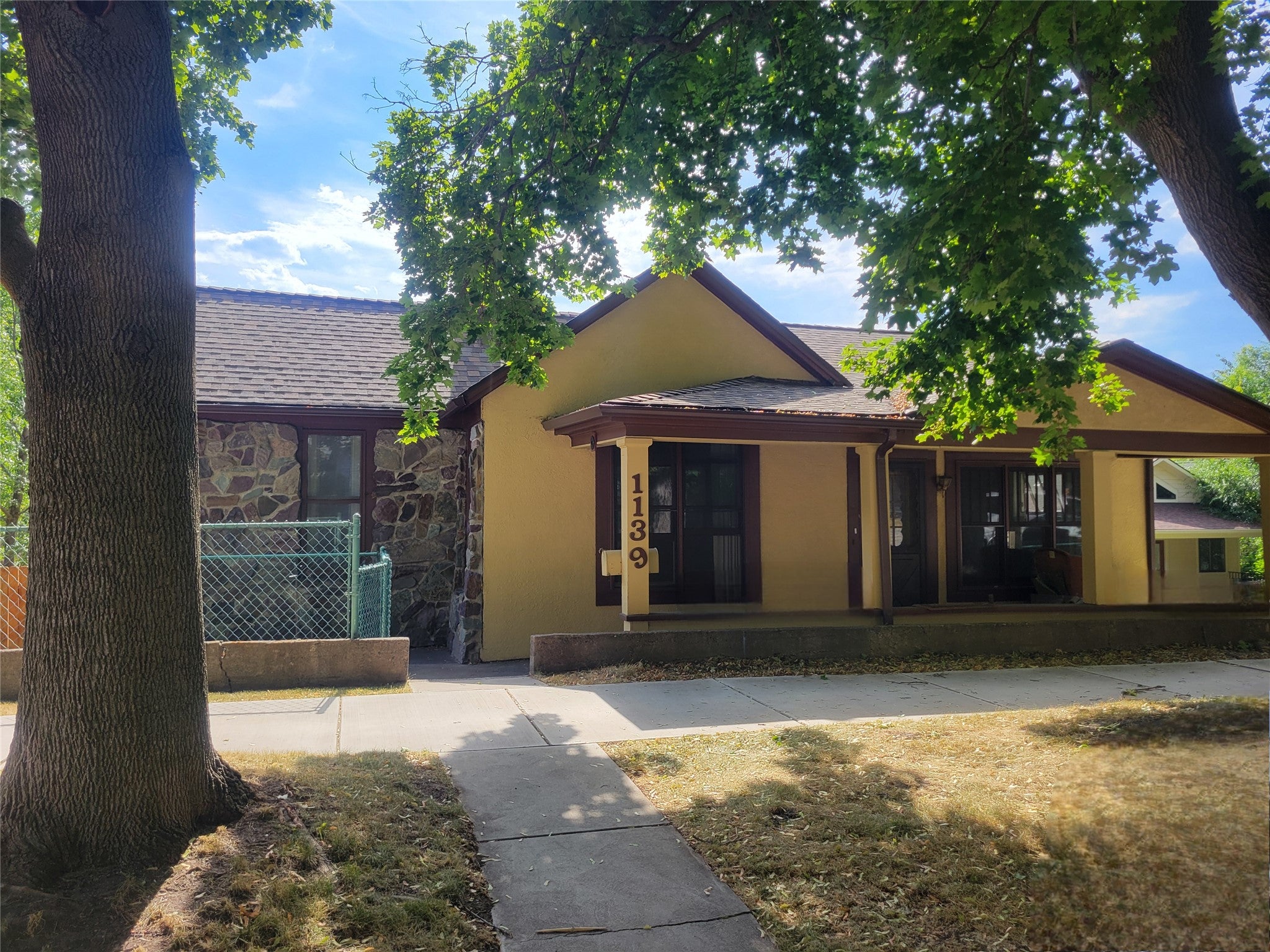 1139 Poplar Street