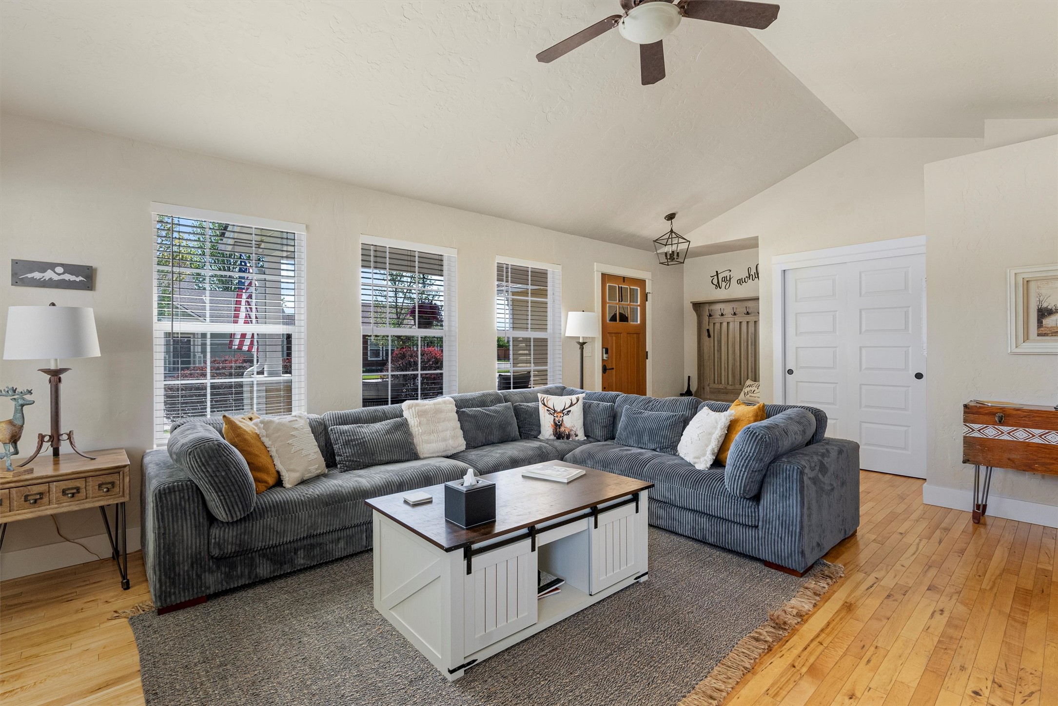 Hamilton, Montana 59840, United States, 3 Bedrooms Bedrooms, ,2 BathroomsBathrooms,Residential,Active,149742