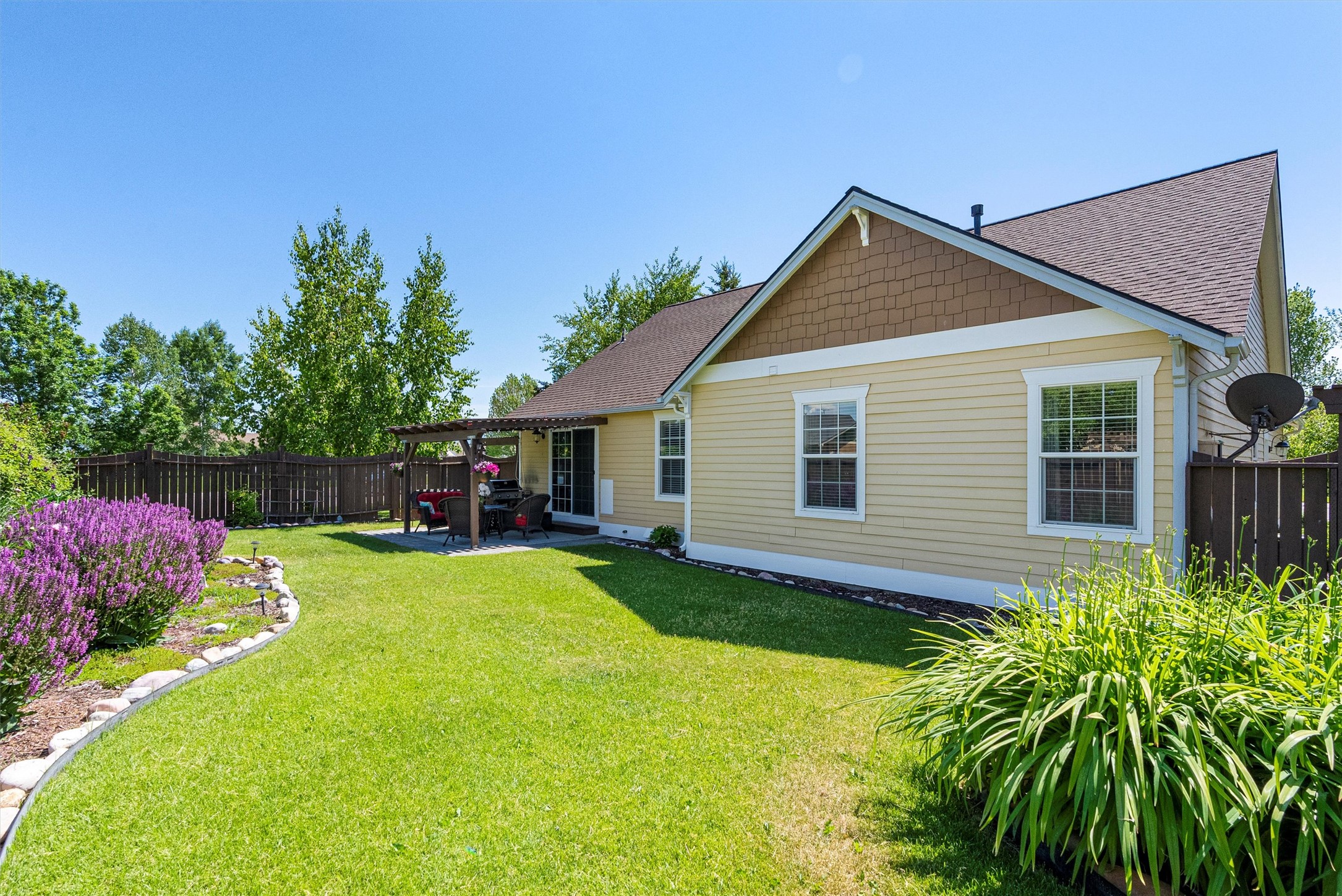 Hamilton, Montana 59840, United States, 3 Bedrooms Bedrooms, ,2 BathroomsBathrooms,Residential,Active,149742