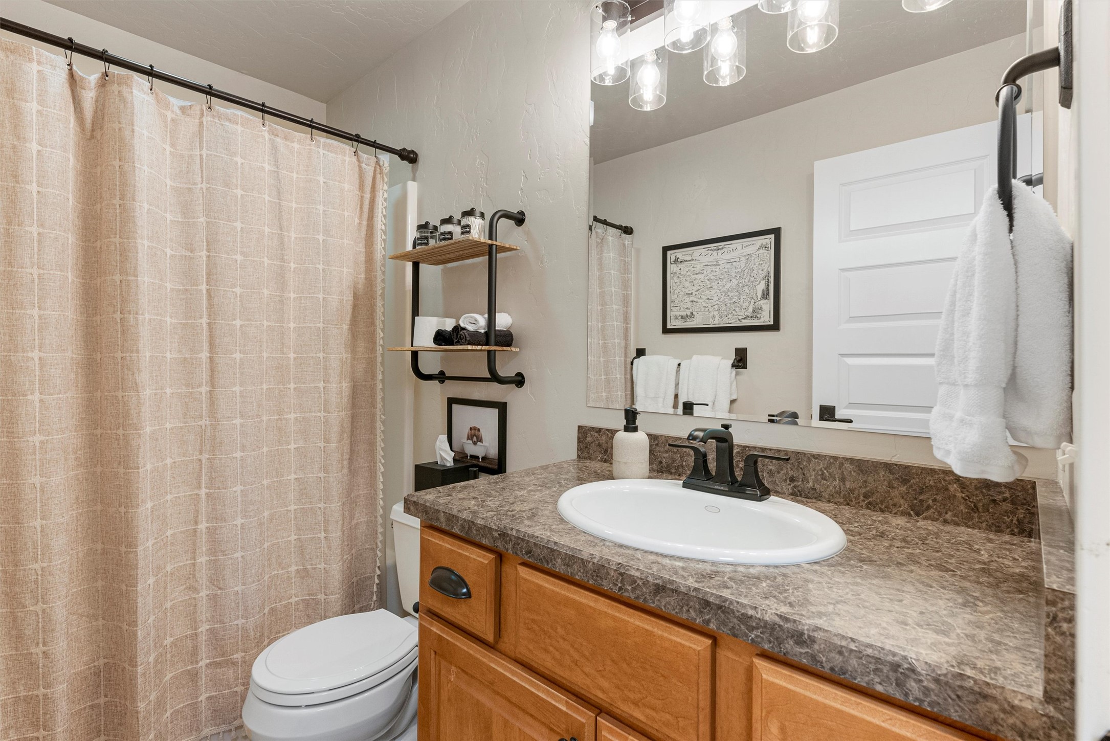 Hamilton, Montana 59840, United States, 3 Bedrooms Bedrooms, ,2 BathroomsBathrooms,Residential,Active,149742