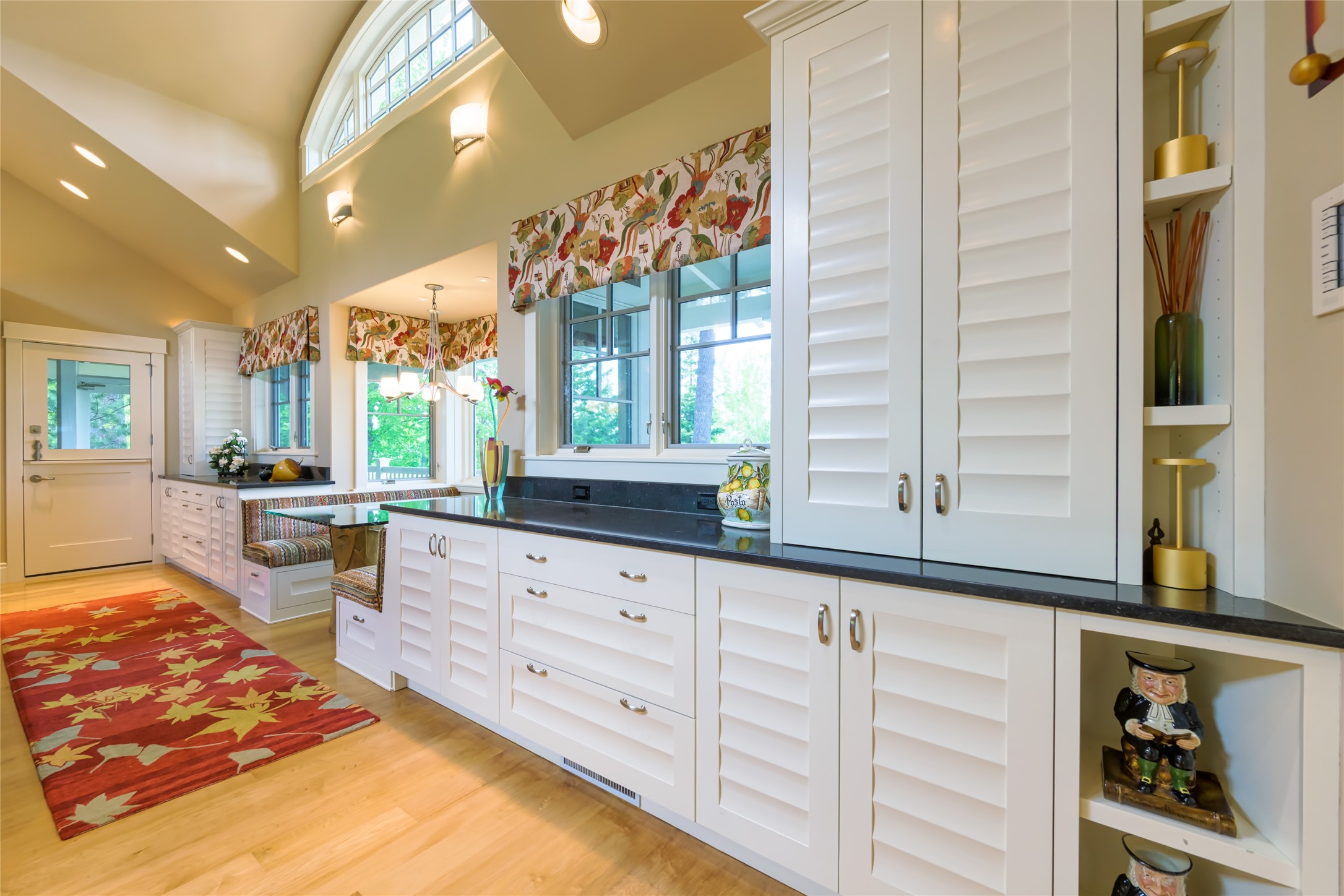 Polson, Montana 59860, United States, 4 Bedrooms Bedrooms, ,5 BathroomsBathrooms,Residential,Active,140764