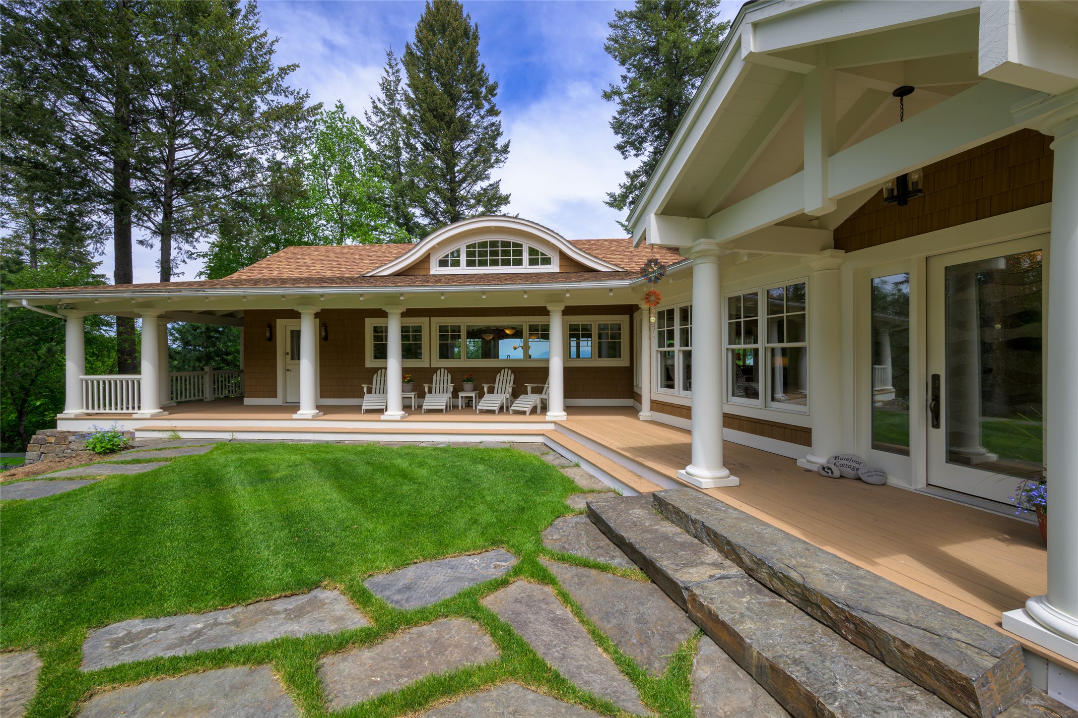 Polson, Montana 59860, United States, 4 Bedrooms Bedrooms, ,5 BathroomsBathrooms,Residential,Active,140764