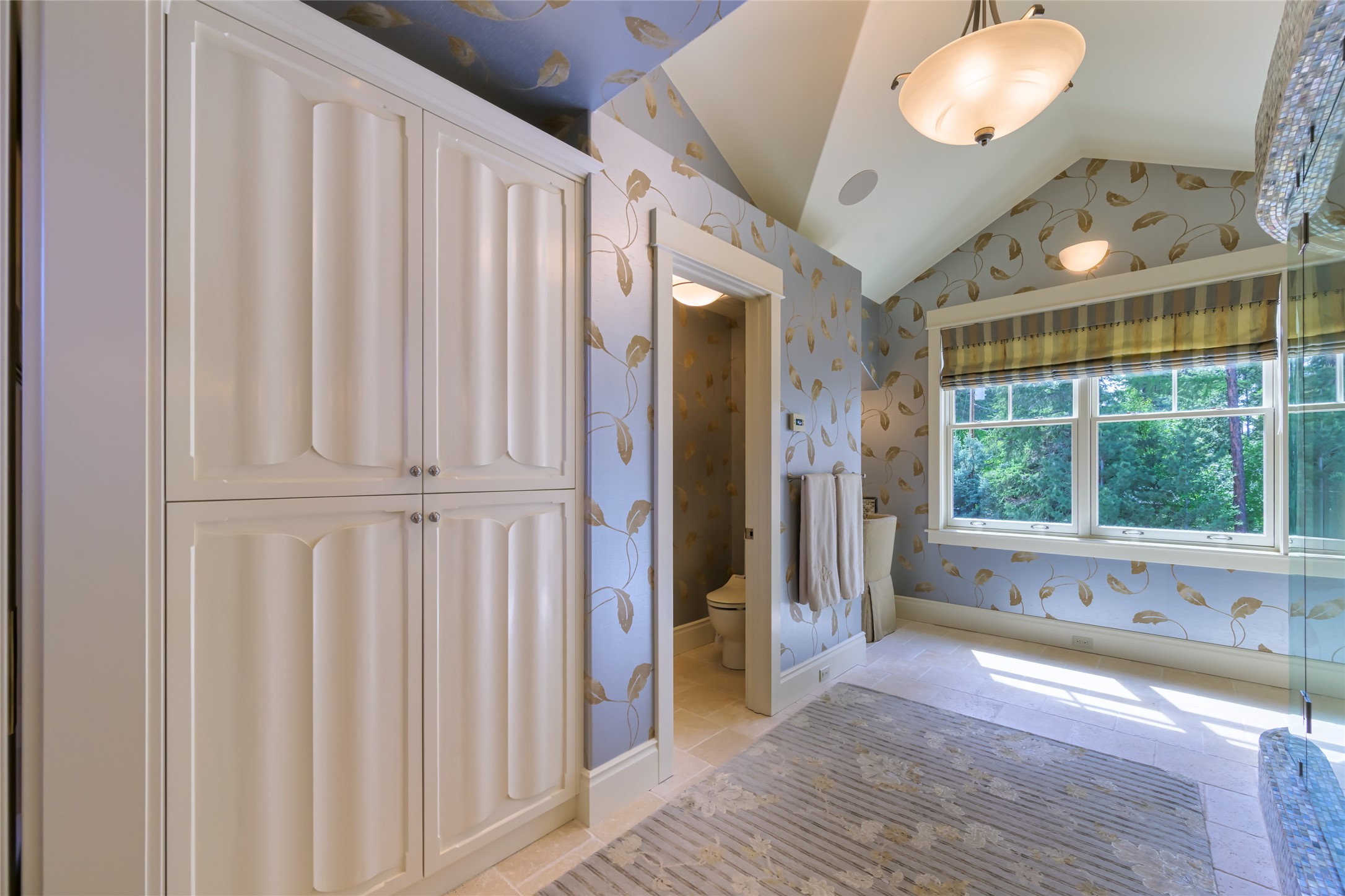 Polson, Montana 59860, United States, 4 Bedrooms Bedrooms, ,5 BathroomsBathrooms,Residential,Active,140764