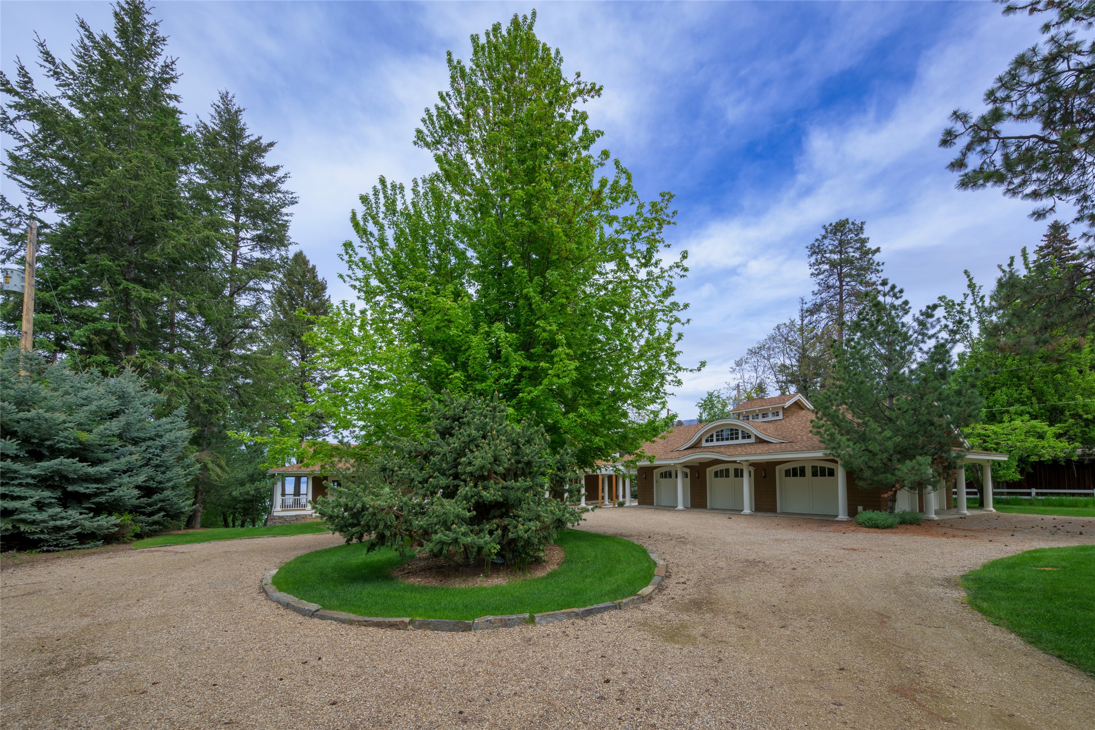 Polson, Montana 59860, United States, 4 Bedrooms Bedrooms, ,5 BathroomsBathrooms,Residential,Active,140764