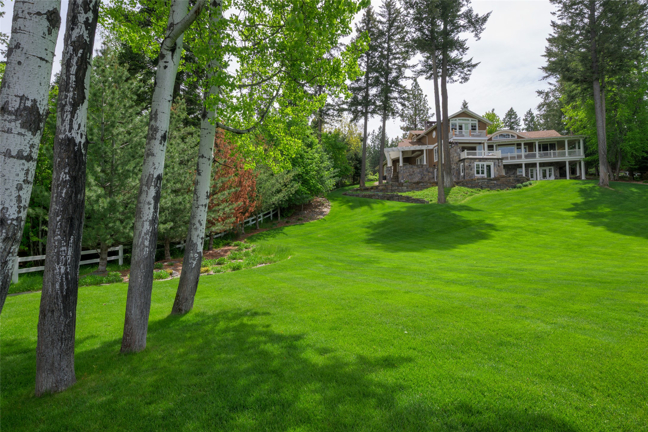 Polson, Montana 59860, United States, 4 Bedrooms Bedrooms, ,5 BathroomsBathrooms,Residential,Active,140764