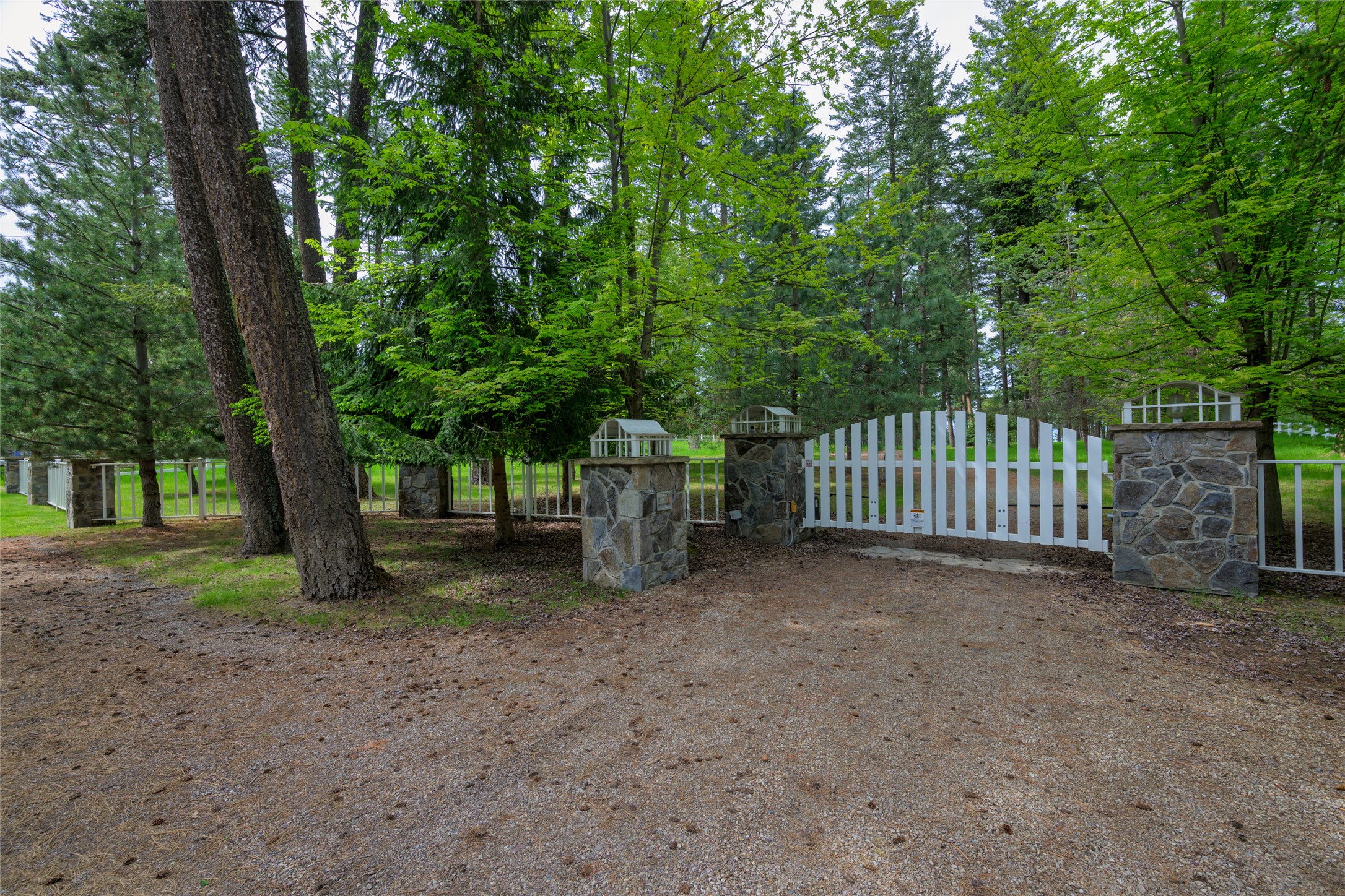 Polson, Montana 59860, United States, 4 Bedrooms Bedrooms, ,5 BathroomsBathrooms,Residential,Active,140764