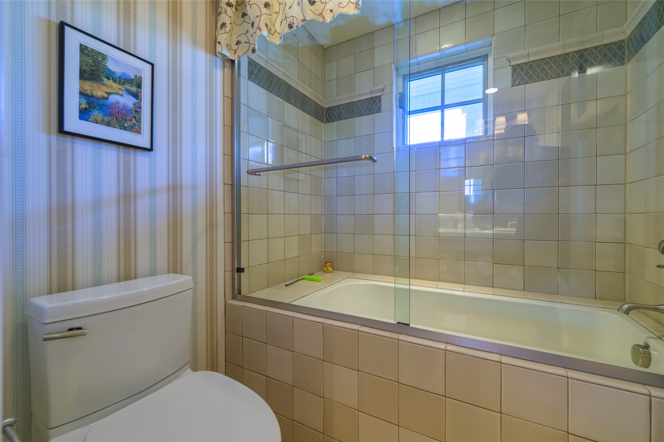 Polson, Montana 59860, United States, 4 Bedrooms Bedrooms, ,5 BathroomsBathrooms,Residential,Active,140764