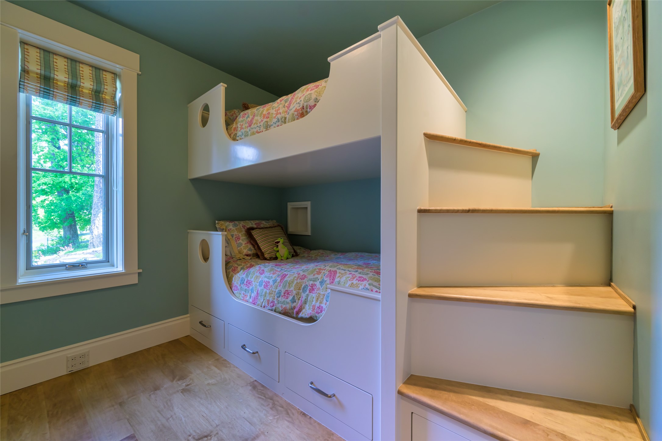 Polson, Montana 59860, United States, 4 Bedrooms Bedrooms, ,5 BathroomsBathrooms,Residential,Active,140764