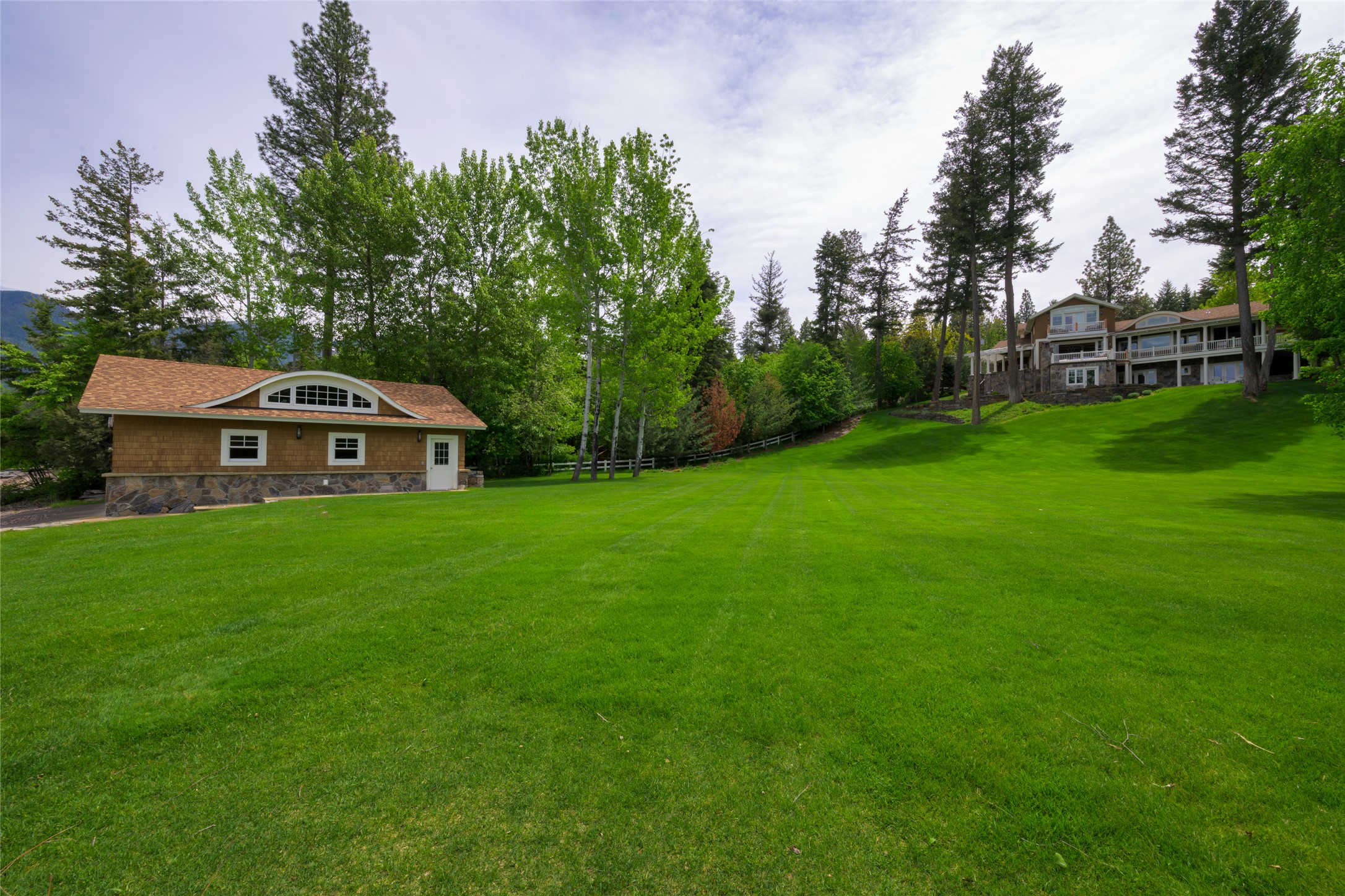 Polson, Montana 59860, United States, 4 Bedrooms Bedrooms, ,5 BathroomsBathrooms,Residential,Active,140764