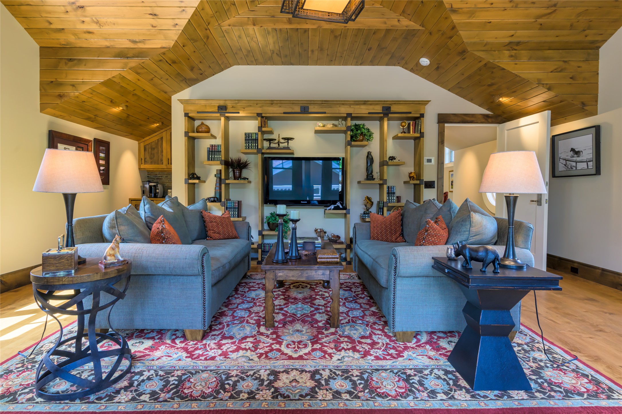 Polson, Montana 59860, United States, 4 Bedrooms Bedrooms, ,5 BathroomsBathrooms,Residential,Active,140764