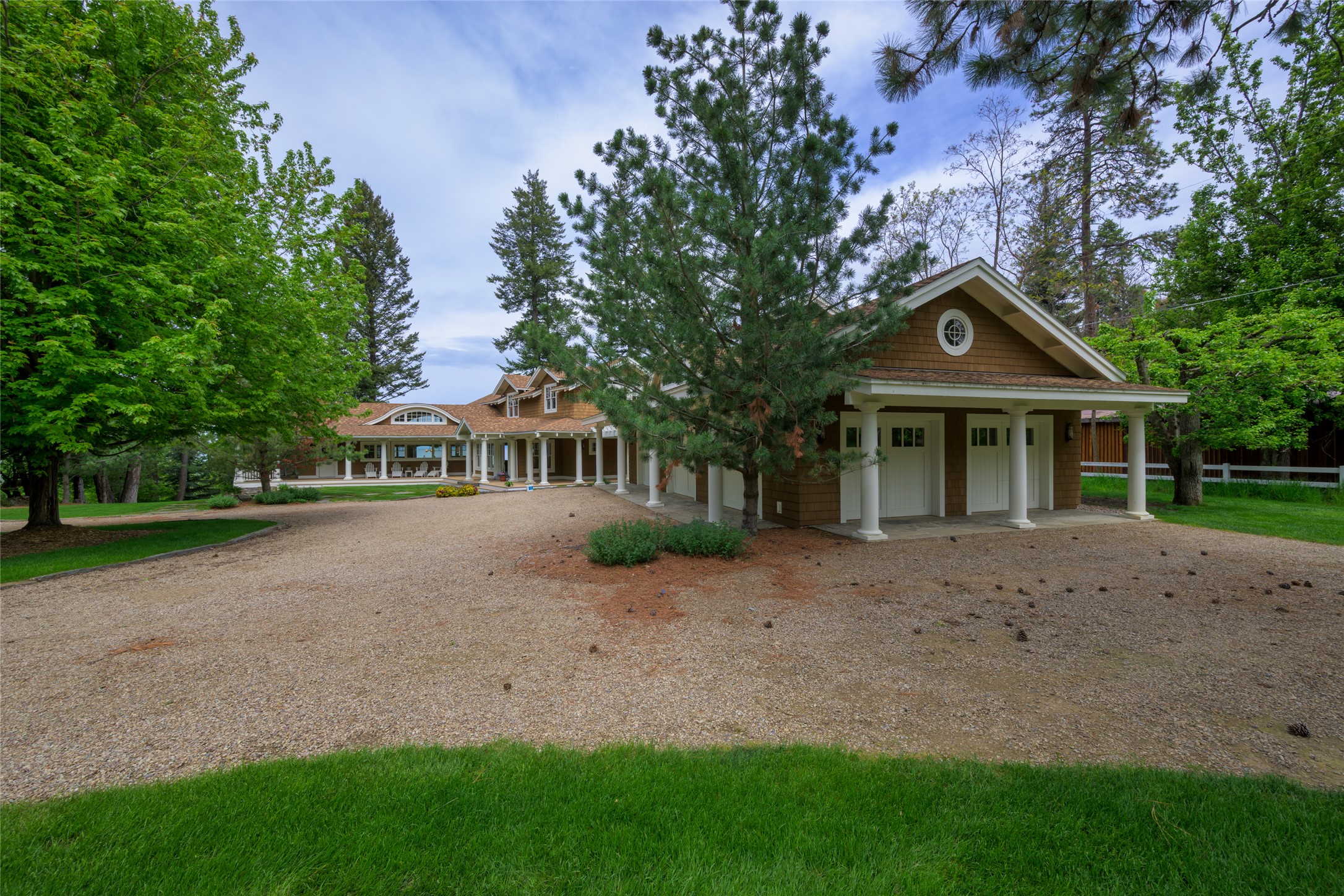 Polson, Montana 59860, United States, 4 Bedrooms Bedrooms, ,5 BathroomsBathrooms,Residential,Active,140764