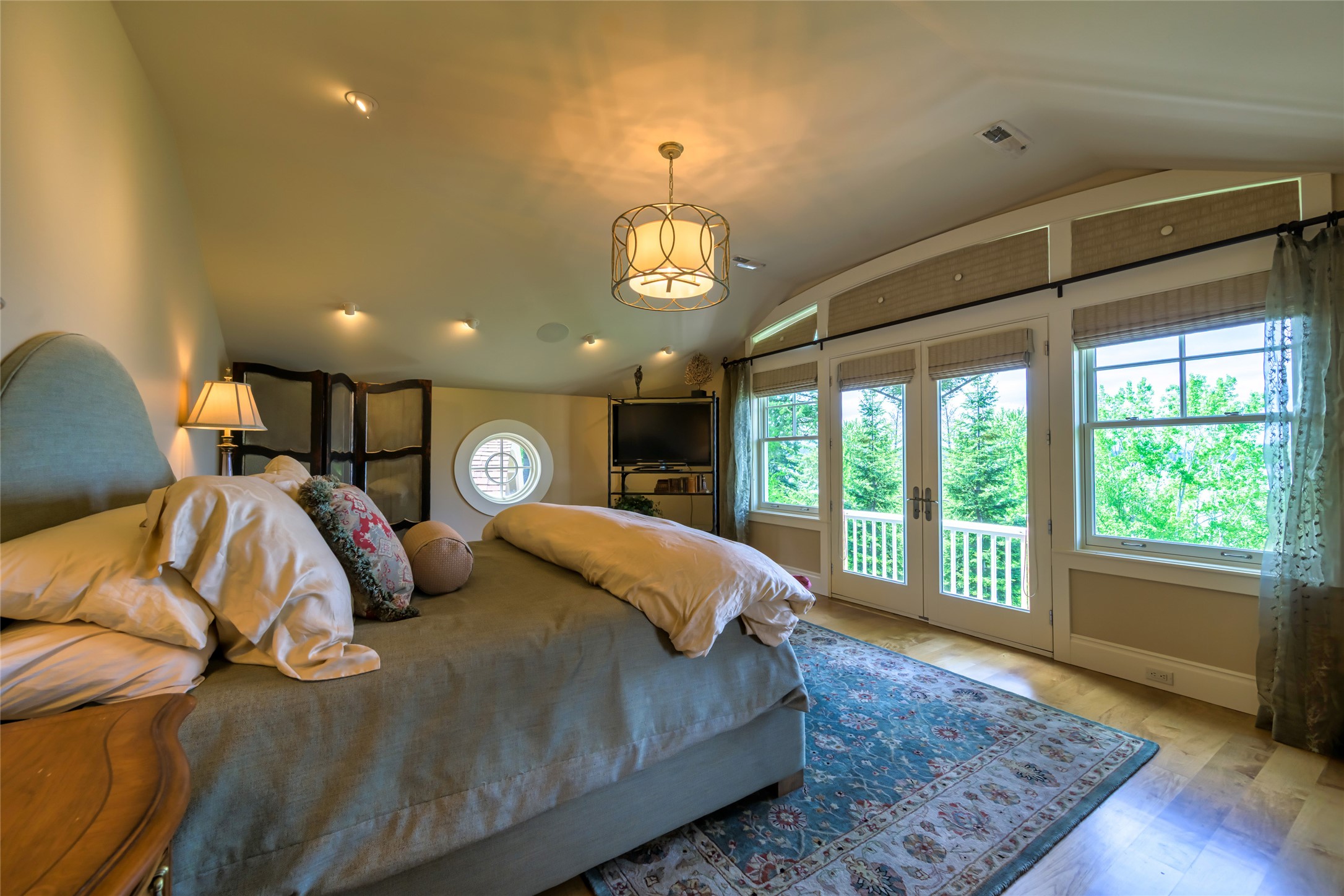 Polson, Montana 59860, United States, 4 Bedrooms Bedrooms, ,5 BathroomsBathrooms,Residential,Active,140764