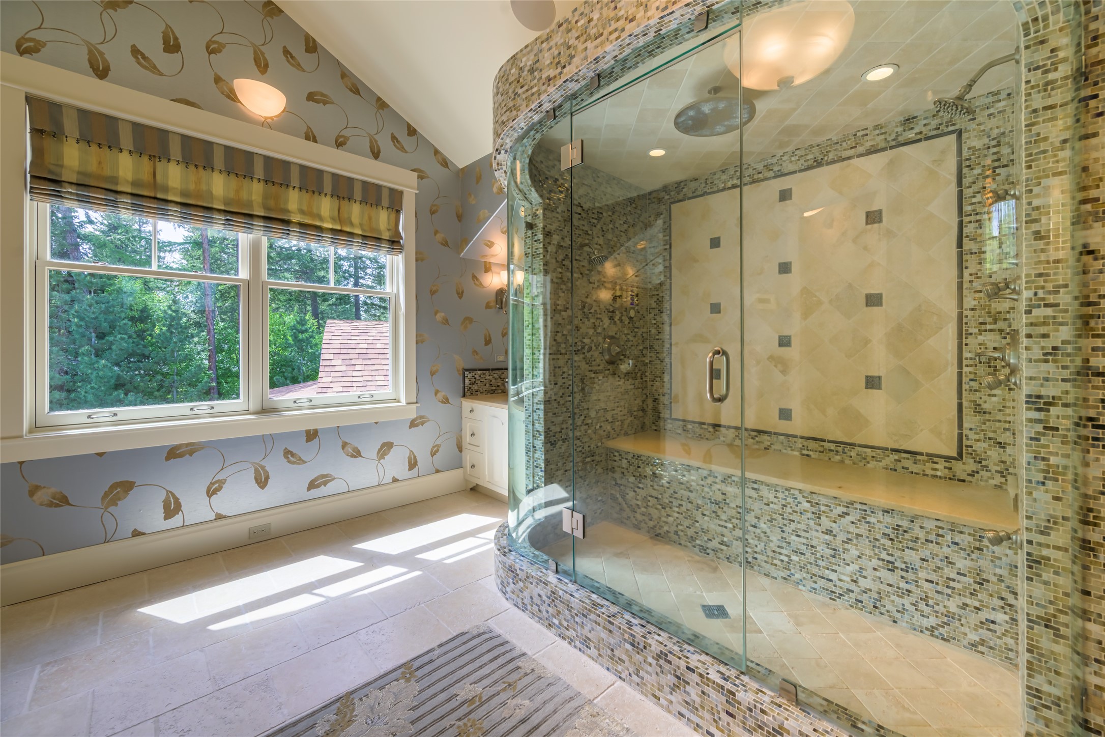 Polson, Montana 59860, United States, 4 Bedrooms Bedrooms, ,5 BathroomsBathrooms,Residential,Active,140764