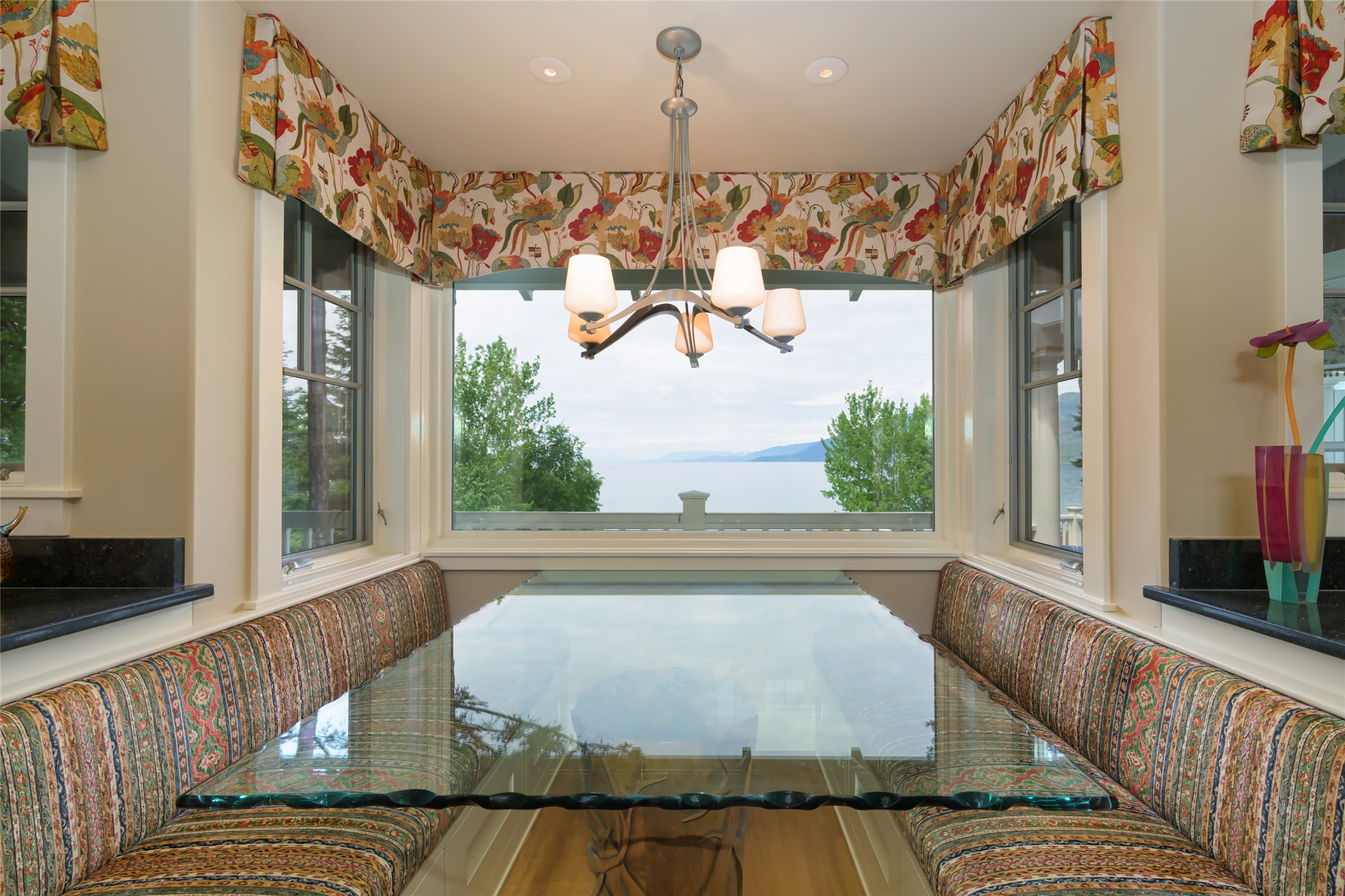 Polson, Montana 59860, United States, 4 Bedrooms Bedrooms, ,5 BathroomsBathrooms,Residential,Active,140764