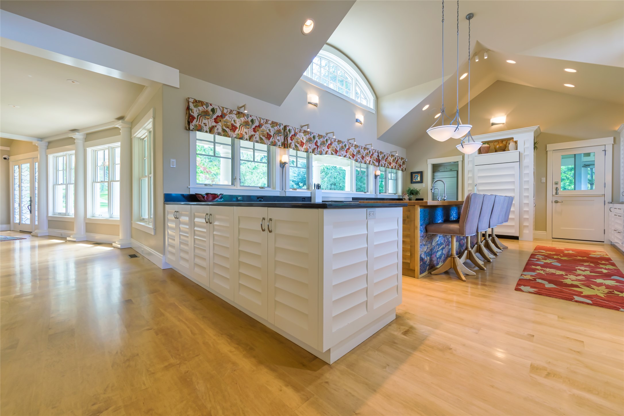 Polson, Montana 59860, United States, 4 Bedrooms Bedrooms, ,5 BathroomsBathrooms,Residential,Active,140764