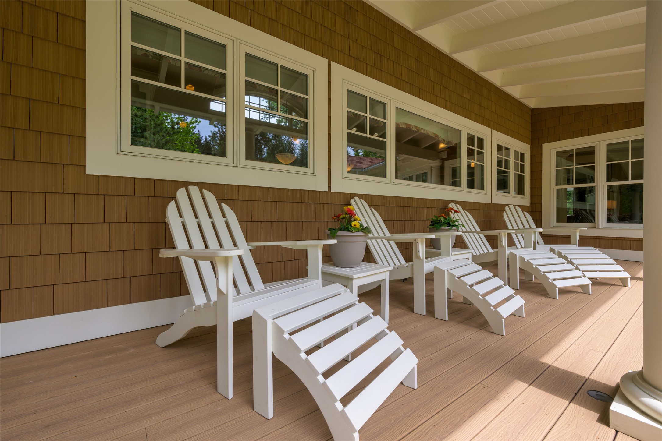 Polson, Montana 59860, United States, 4 Bedrooms Bedrooms, ,5 BathroomsBathrooms,Residential,Active,140764