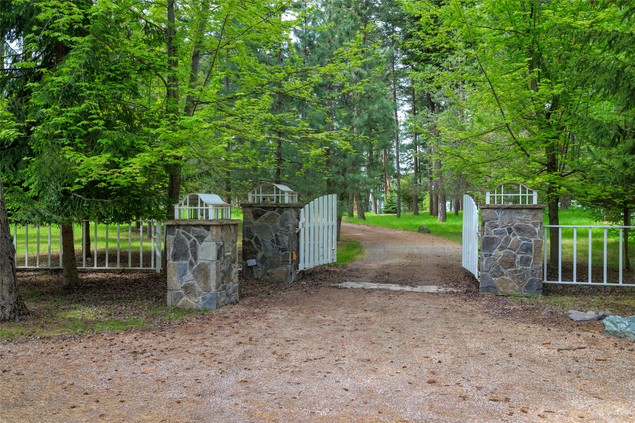 Polson, Montana 59860, United States, 4 Bedrooms Bedrooms, ,5 BathroomsBathrooms,Residential,Active,140764