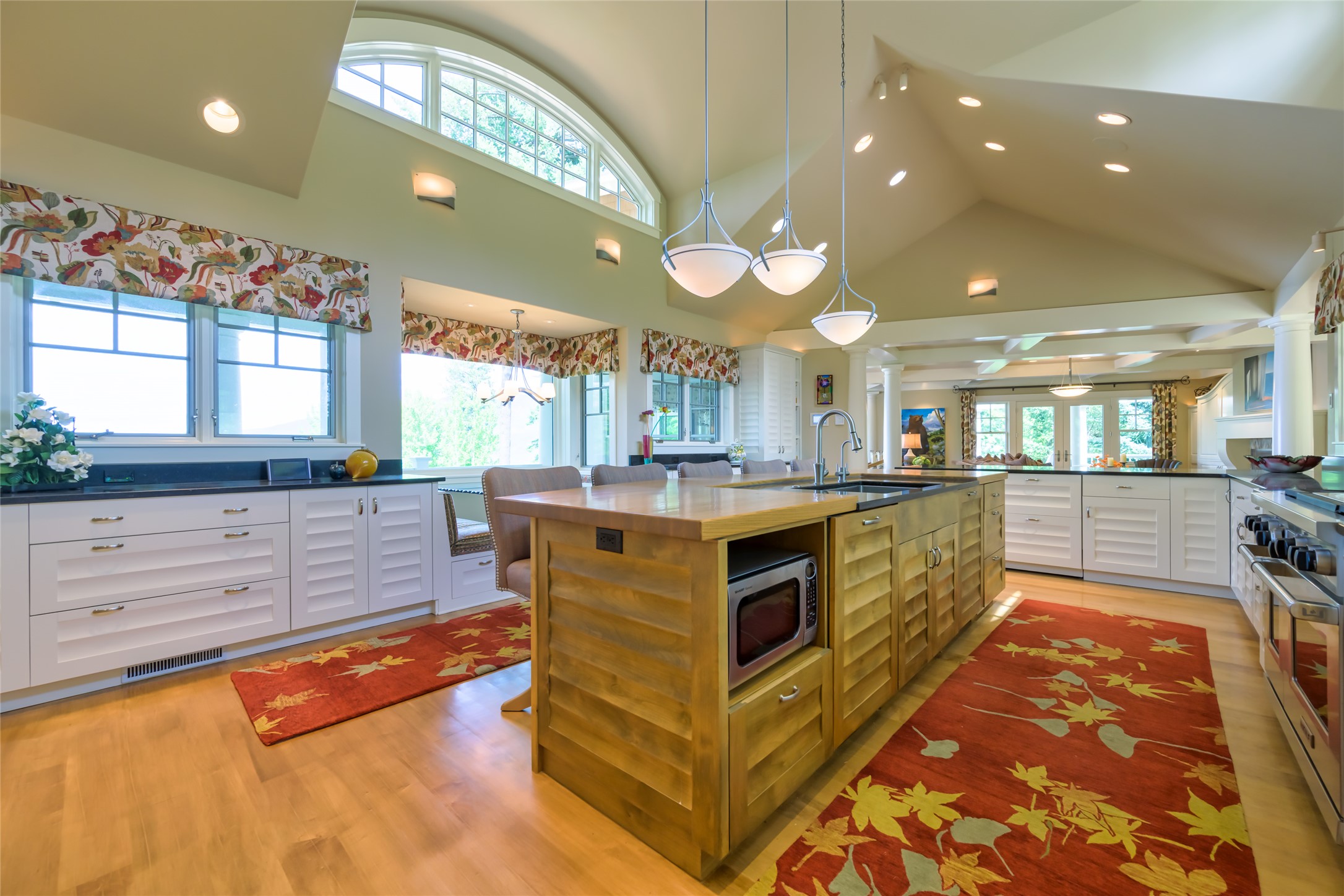 Polson, Montana 59860, United States, 4 Bedrooms Bedrooms, ,5 BathroomsBathrooms,Residential,Active,140764