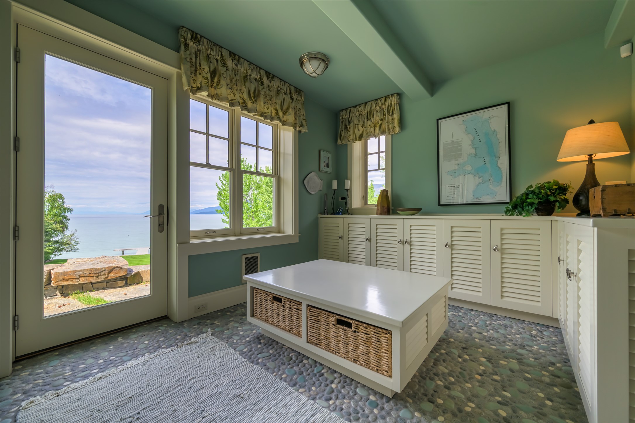 Polson, Montana 59860, United States, 4 Bedrooms Bedrooms, ,5 BathroomsBathrooms,Residential,Active,140764