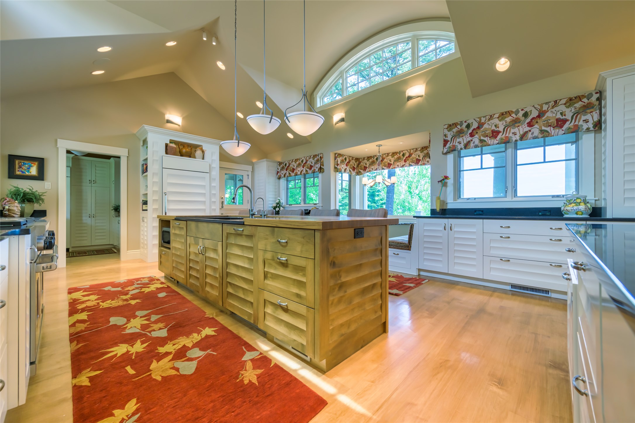 Polson, Montana 59860, United States, 4 Bedrooms Bedrooms, ,5 BathroomsBathrooms,Residential,Active,140764