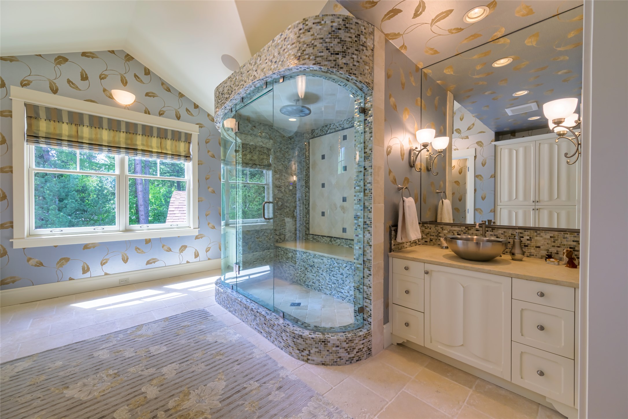 Polson, Montana 59860, United States, 4 Bedrooms Bedrooms, ,5 BathroomsBathrooms,Residential,Active,140764