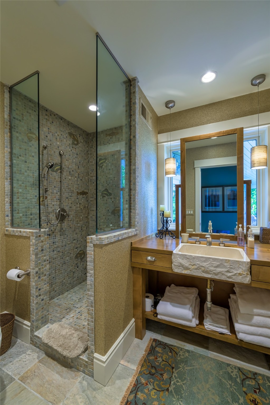 Polson, Montana 59860, United States, 4 Bedrooms Bedrooms, ,5 BathroomsBathrooms,Residential,Active,140764