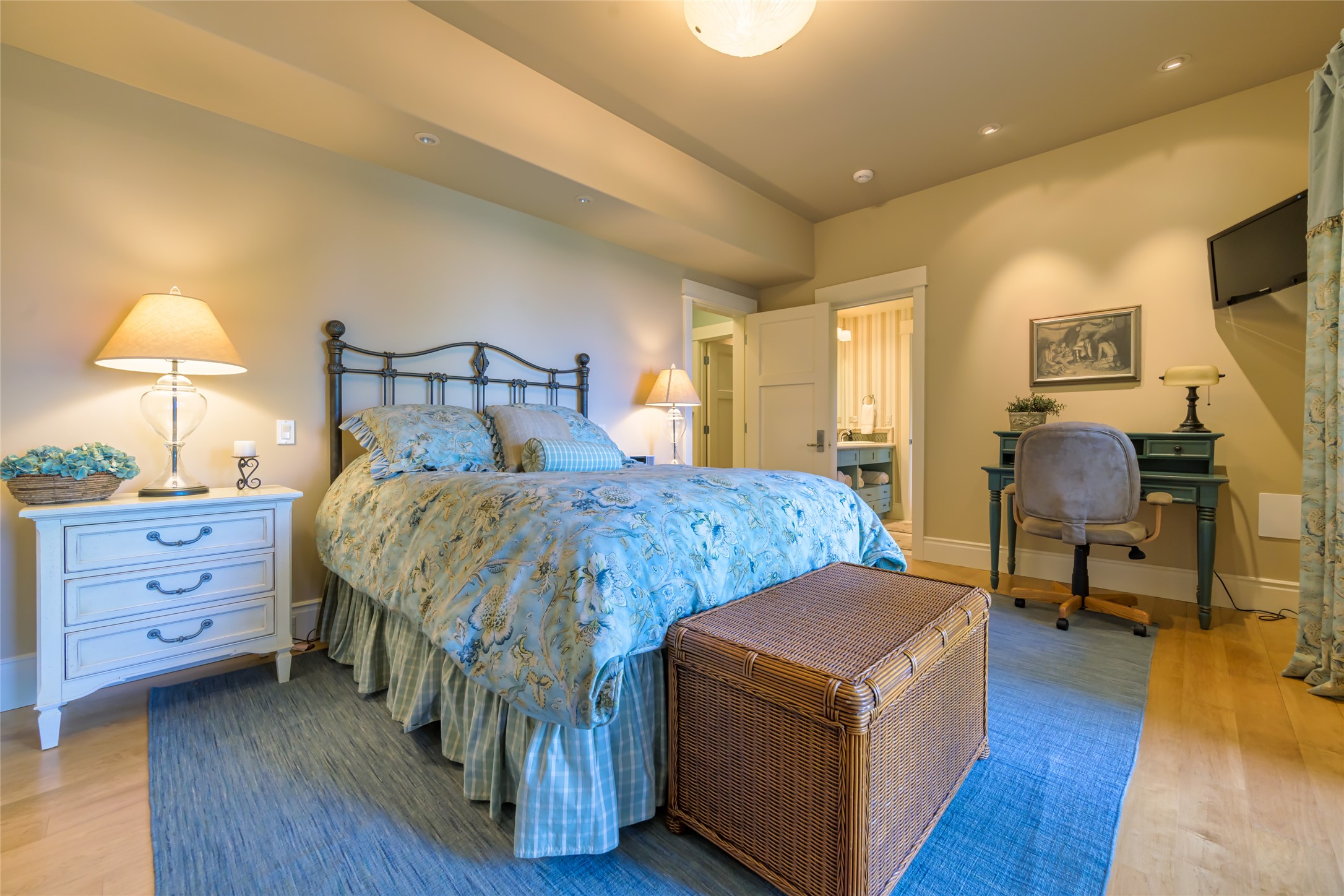 Polson, Montana 59860, United States, 4 Bedrooms Bedrooms, ,5 BathroomsBathrooms,Residential,Active,140764