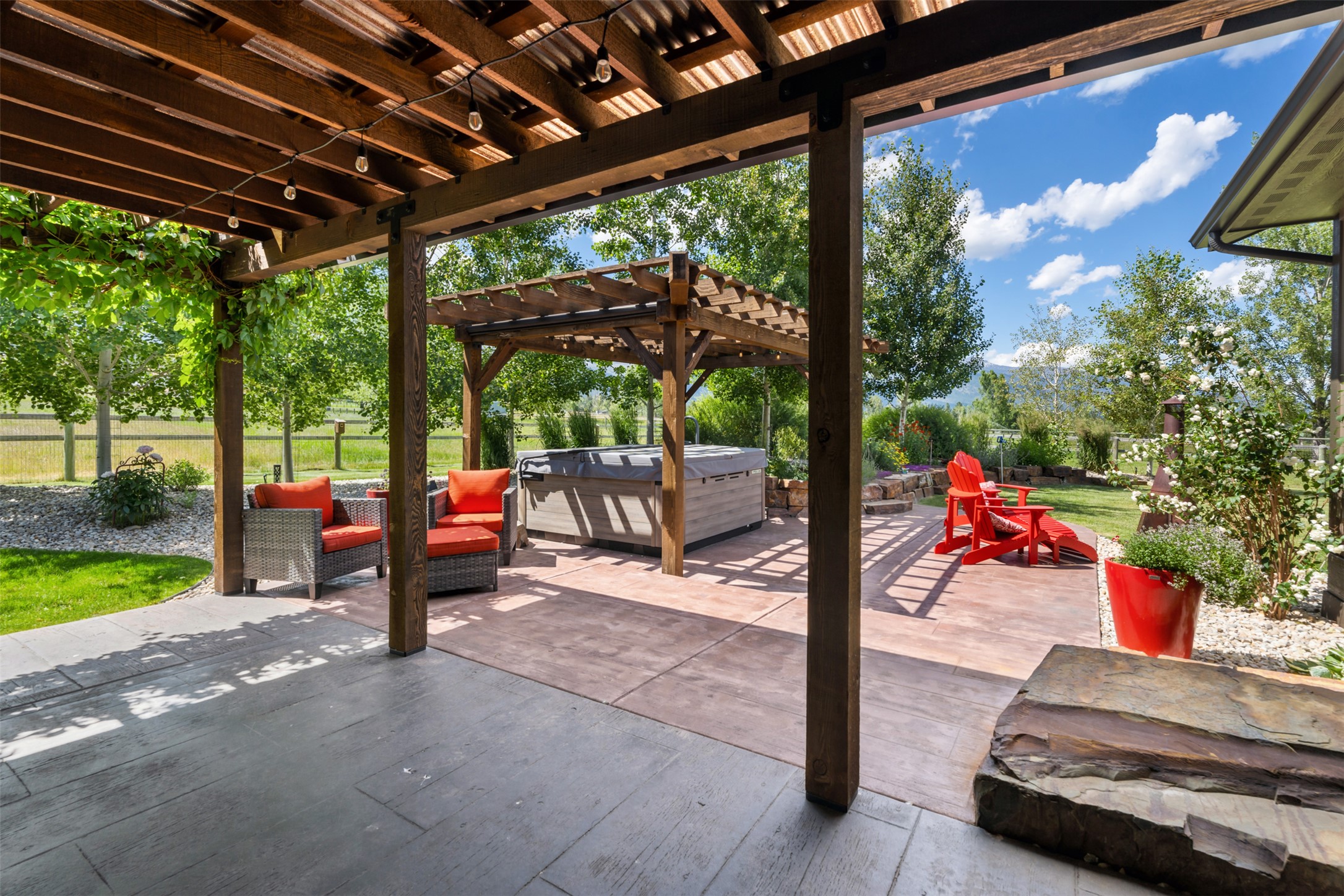 1447 Crowfoot Lane