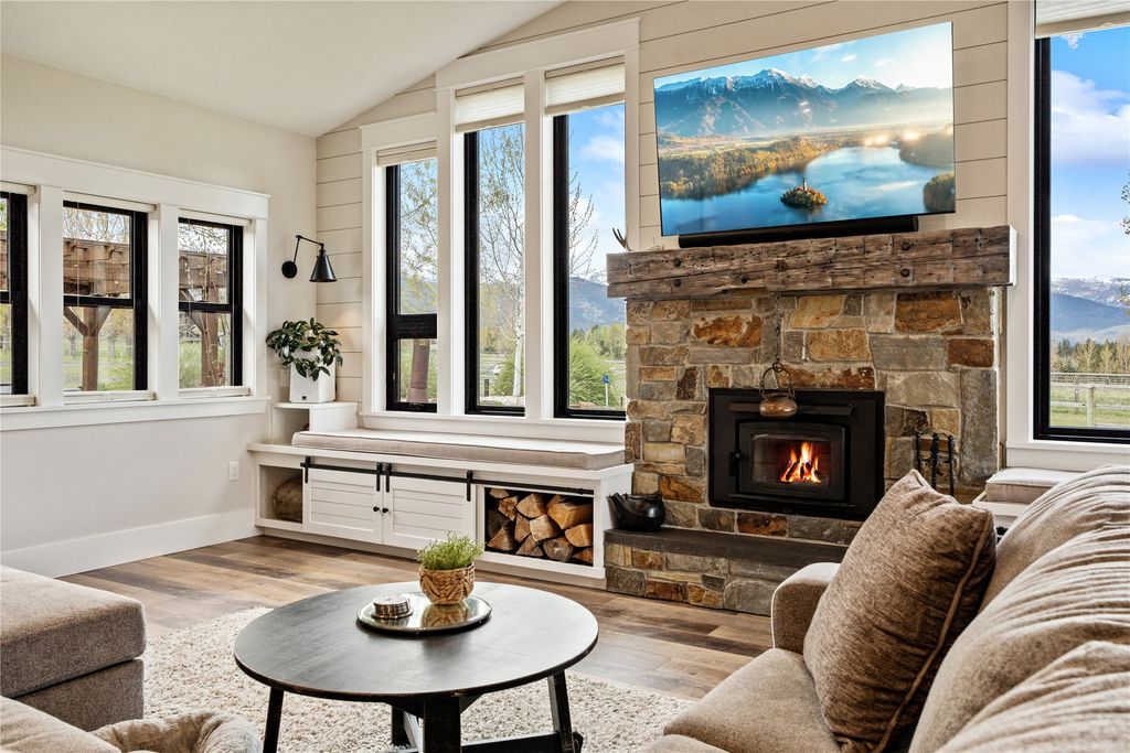 Photo of 1447 Crowfoot Lane, Victor, MT 59875 (MLS # 30069889)