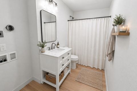 Tiny photo for 826 11th Street E, Kalispell, MT 59901 (MLS # 30058379)
