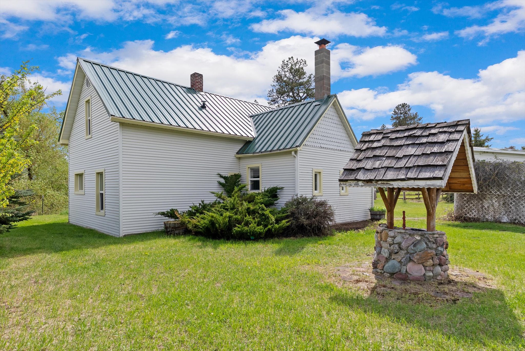 6290 US Highway 2 W