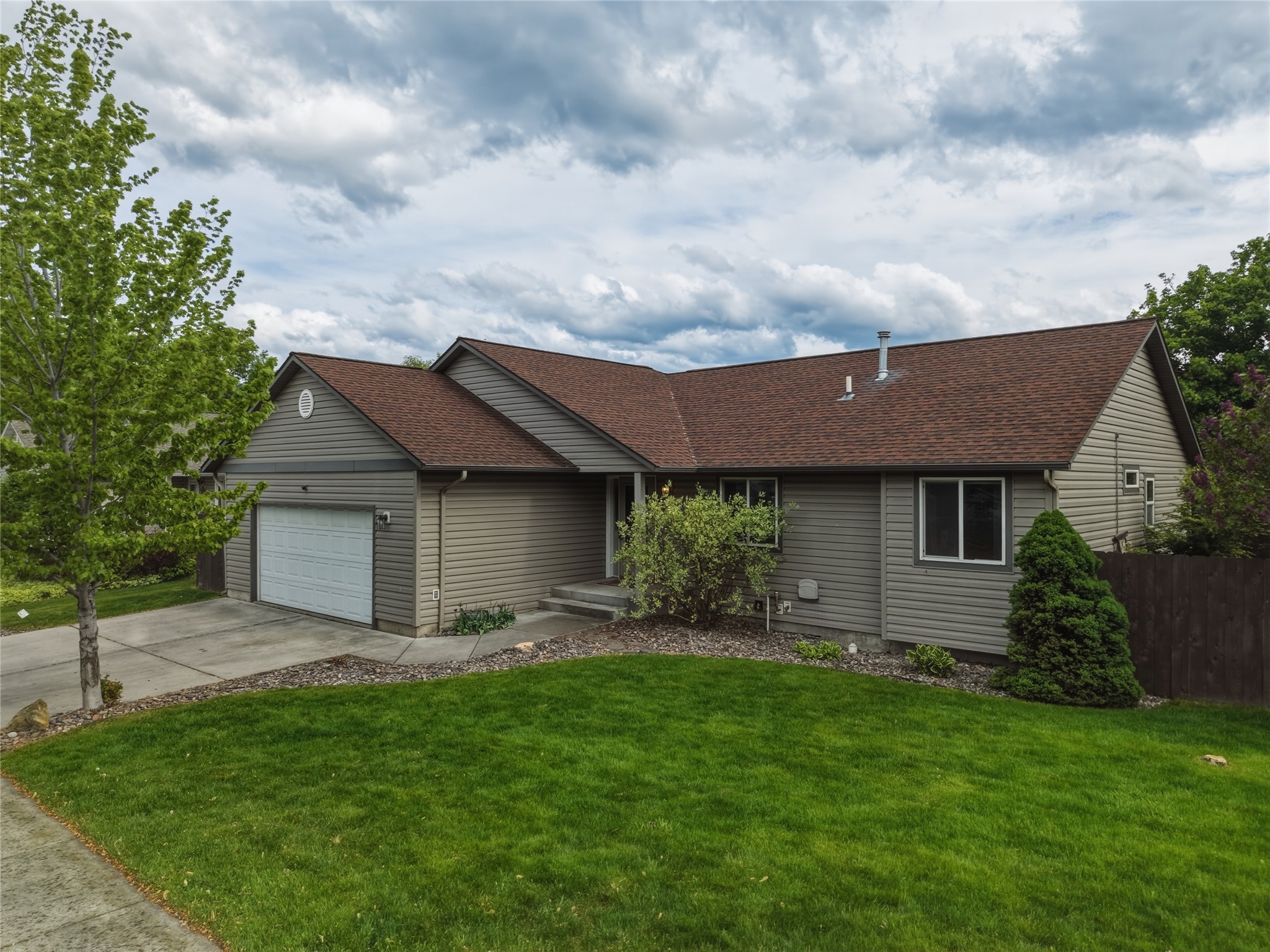 2117 Inverness Place