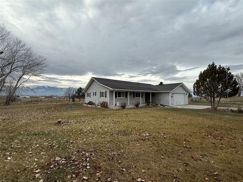 Photo of 713 Saras Place, Corvallis, MT 59828 (MLS # 30061916)