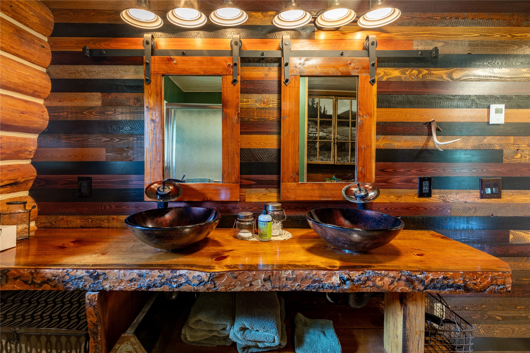 Condon, Montana 59826, United States, 3 Bedrooms Bedrooms, ,1 BathroomBathrooms,Residential,Active,47799