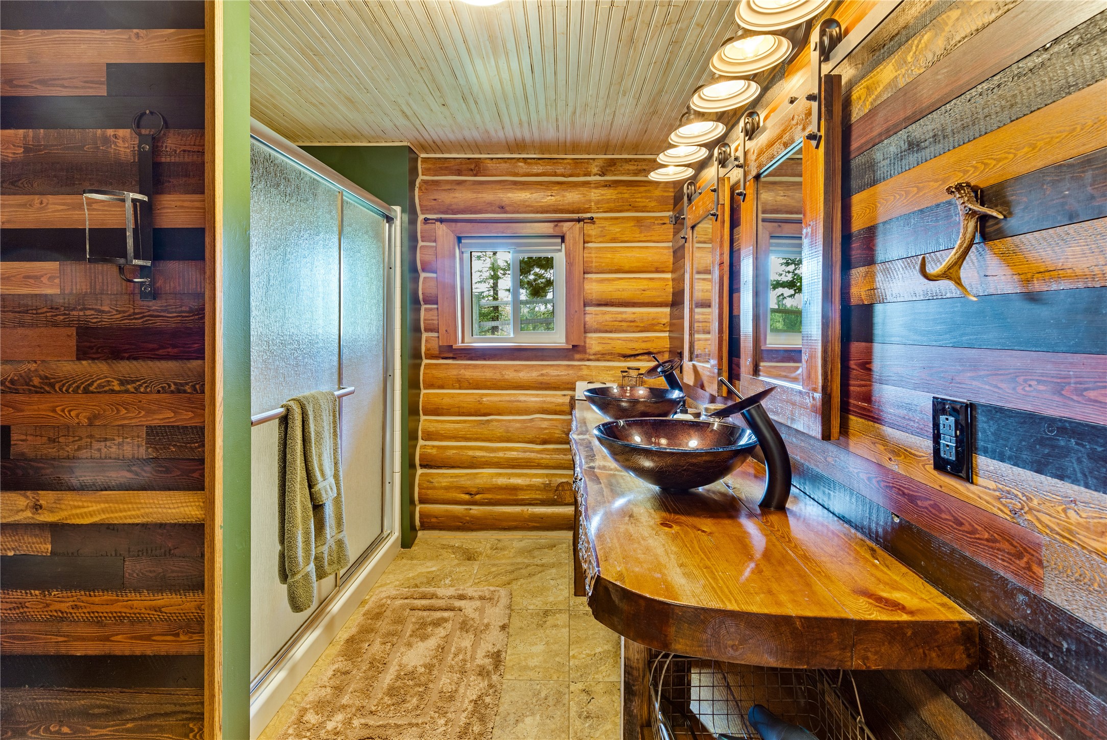 Condon, Montana 59826, United States, 3 Bedrooms Bedrooms, ,1 BathroomBathrooms,Residential,Active,47799