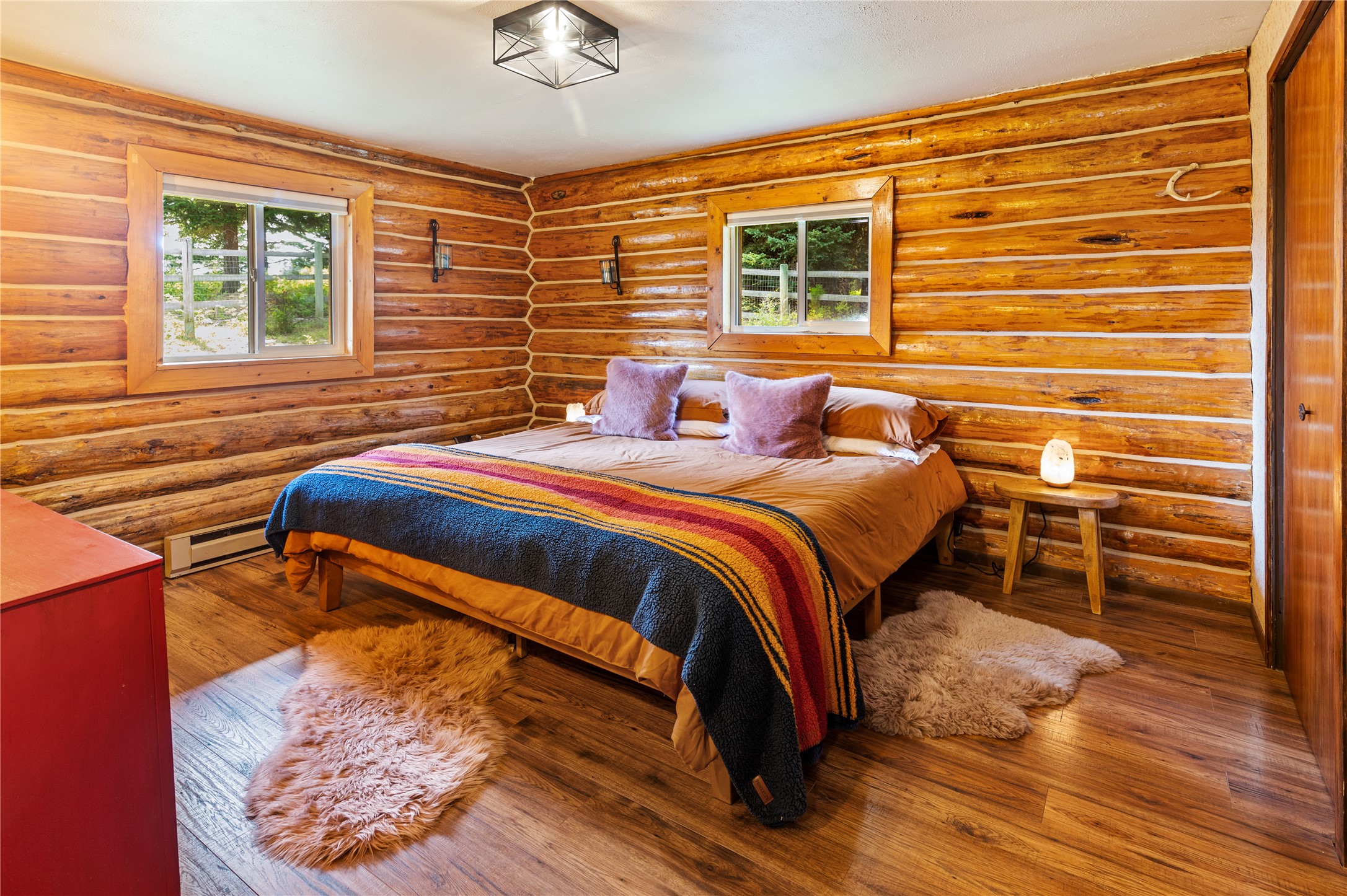 Condon, Montana 59826, United States, 3 Bedrooms Bedrooms, ,1 BathroomBathrooms,Residential,Active,47799