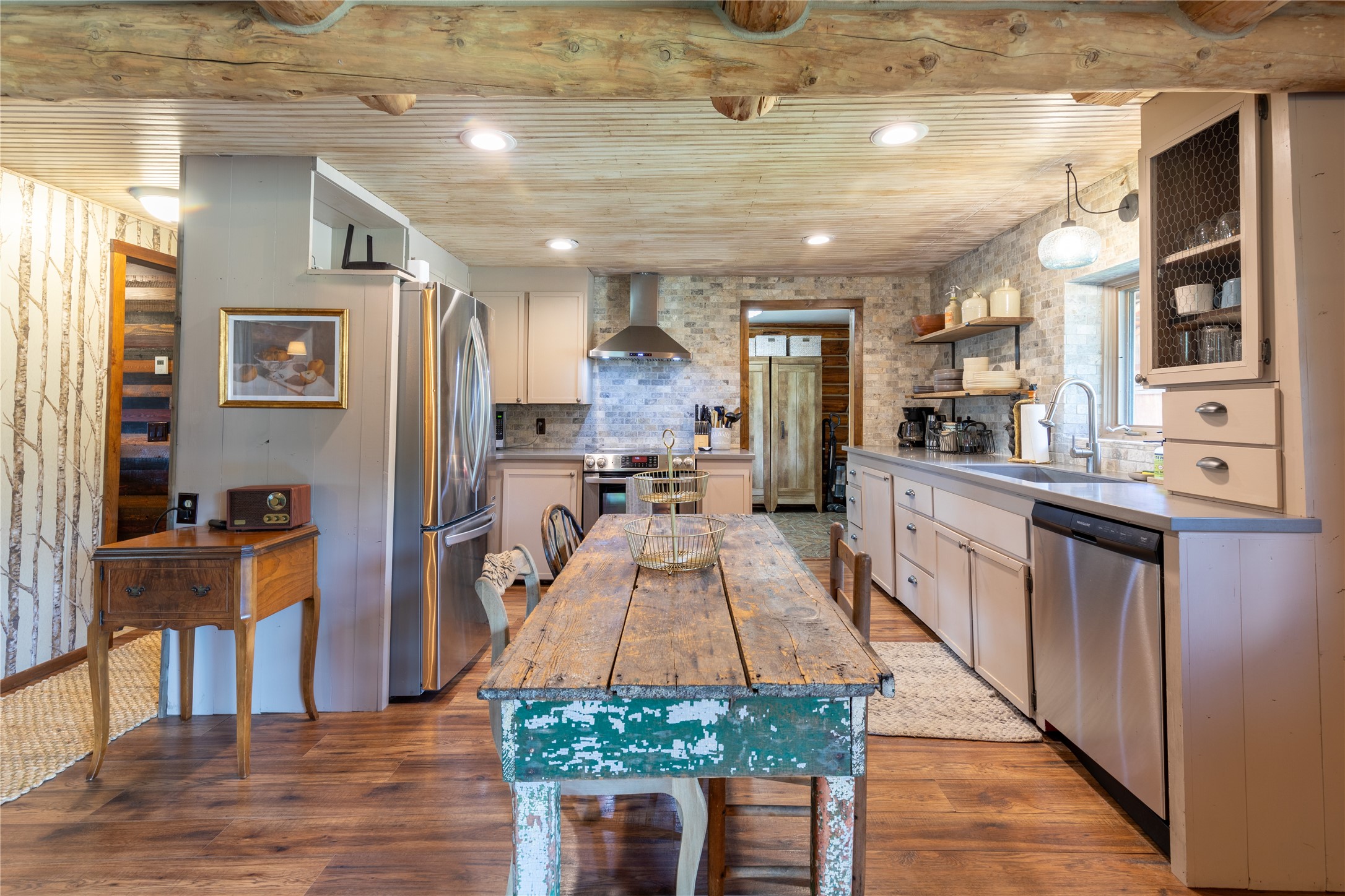 Condon, Montana 59826, United States, 3 Bedrooms Bedrooms, ,1 BathroomBathrooms,Residential,Active,47799