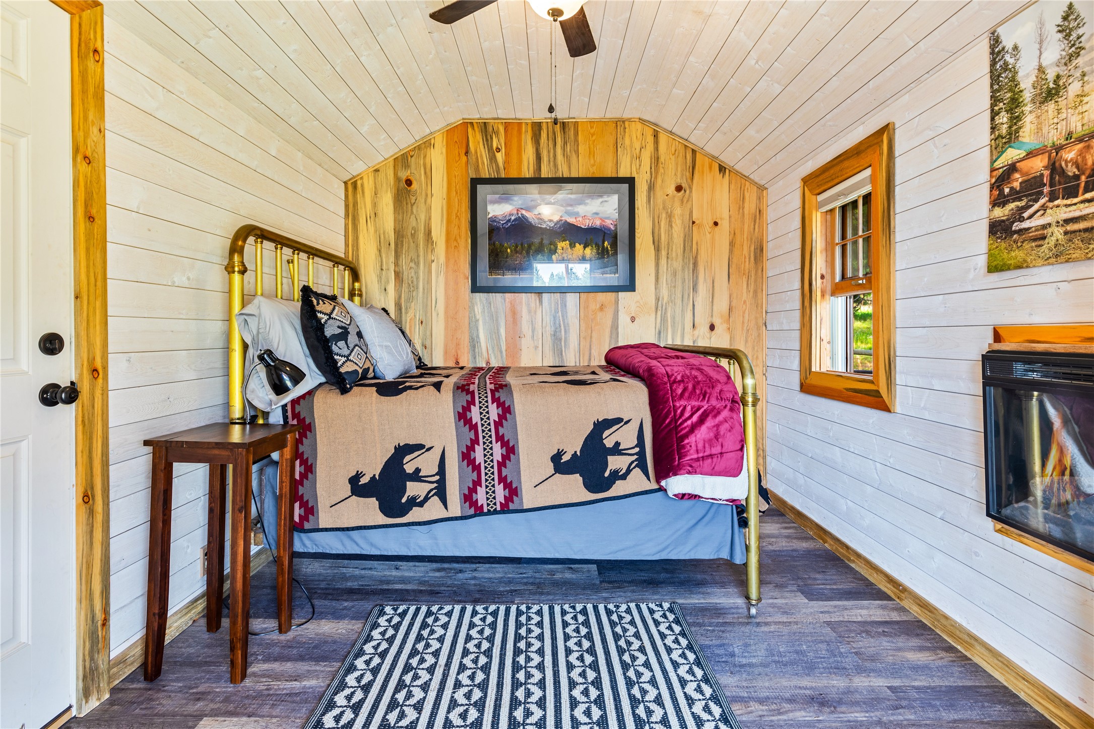 Condon, Montana 59826, United States, 3 Bedrooms Bedrooms, ,1 BathroomBathrooms,Residential,Active,47799