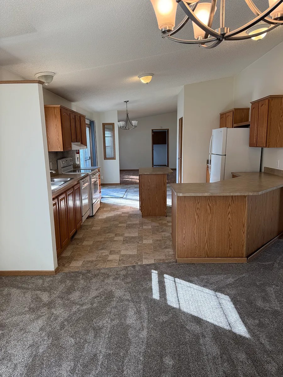 4752 Chandler Street